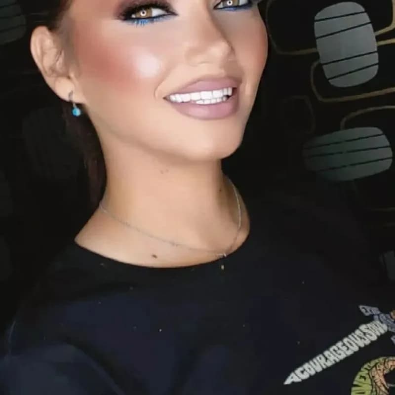 صالون أية صادق