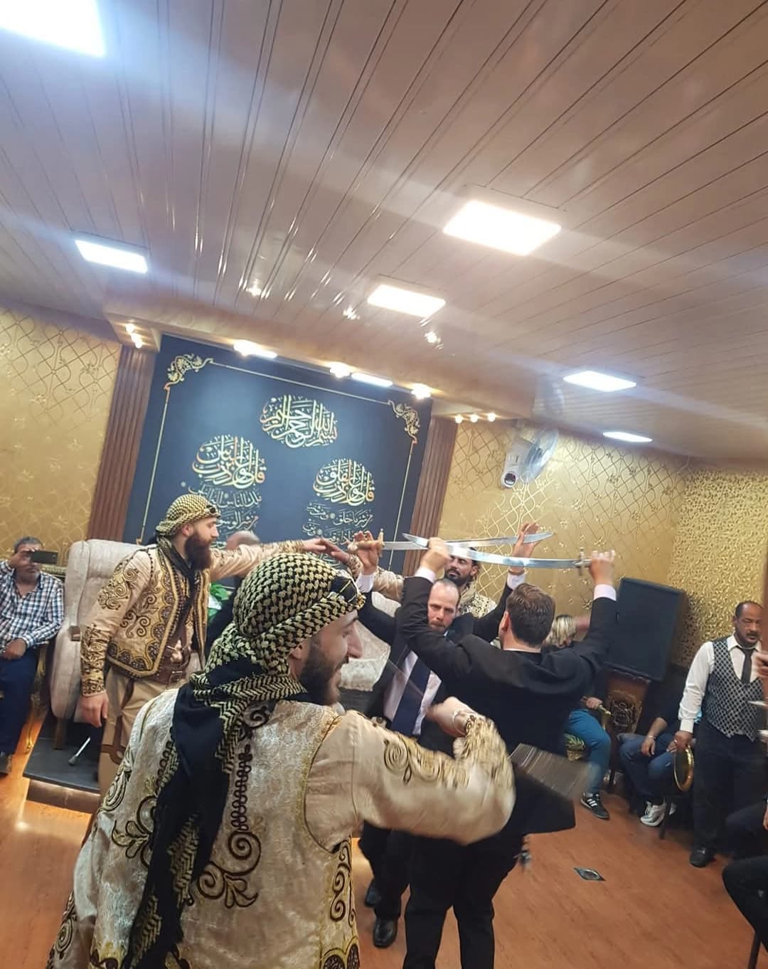 صالة الرضا الذهبية