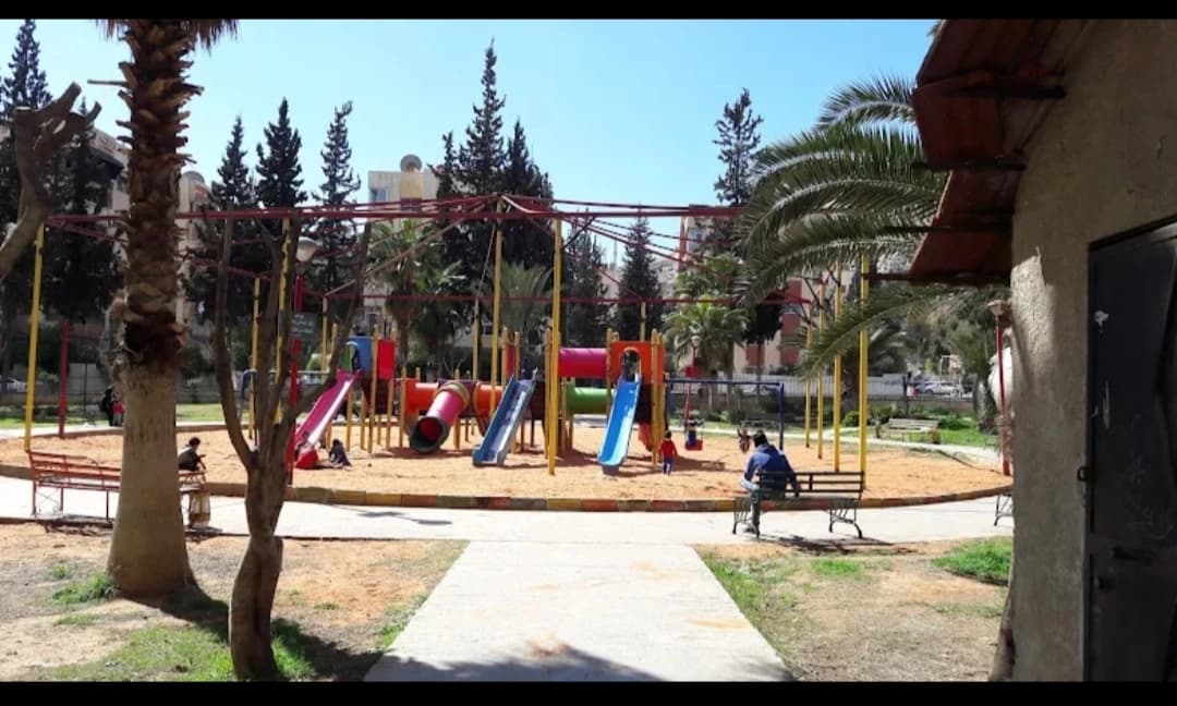 حديقة عامة والعاب اطفال مجاني