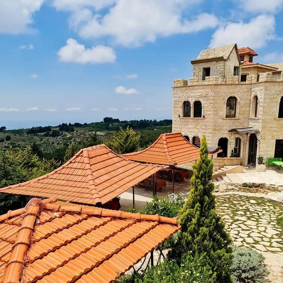 Iklil Al-Jabal Restaurant