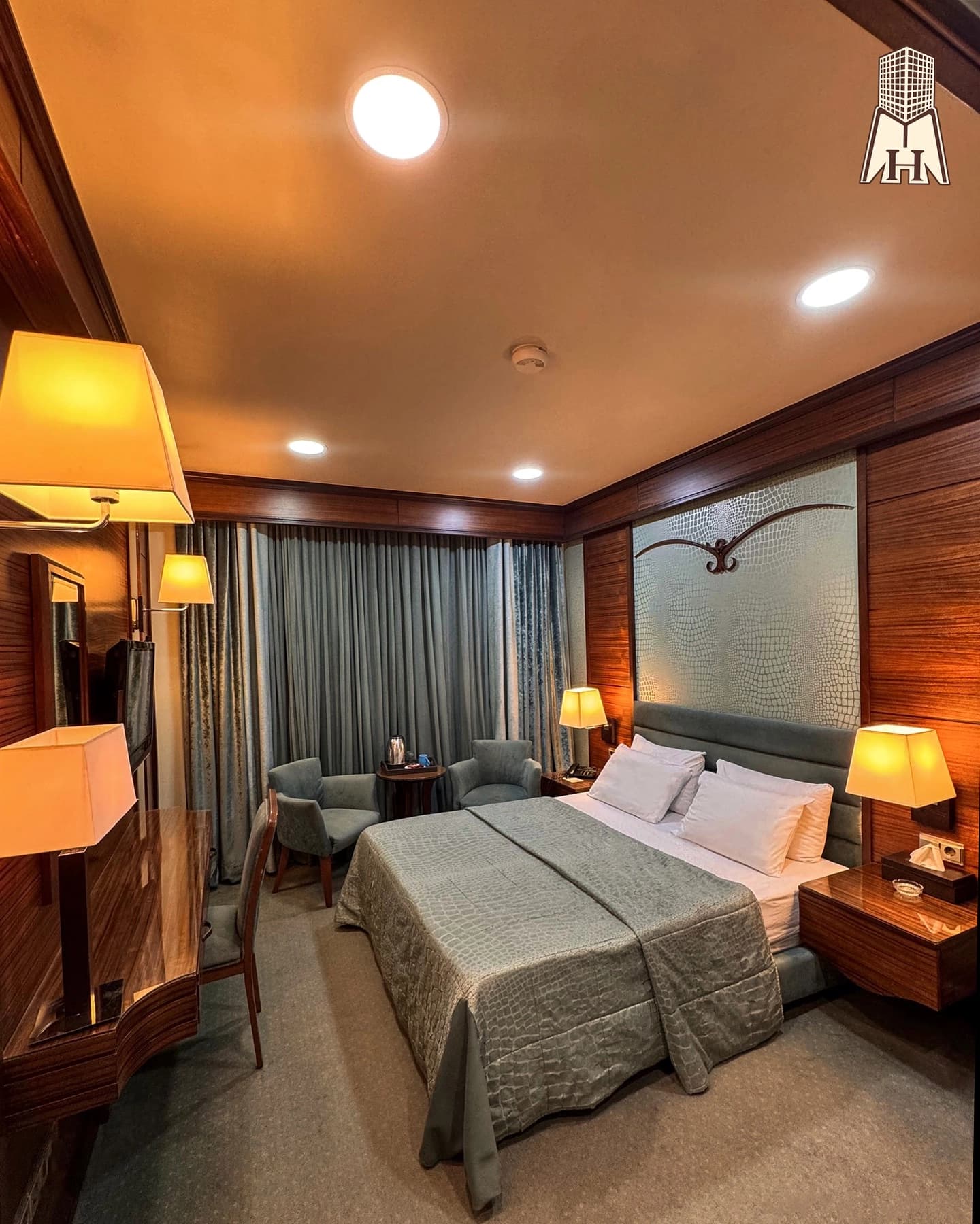 Luxury Hotel