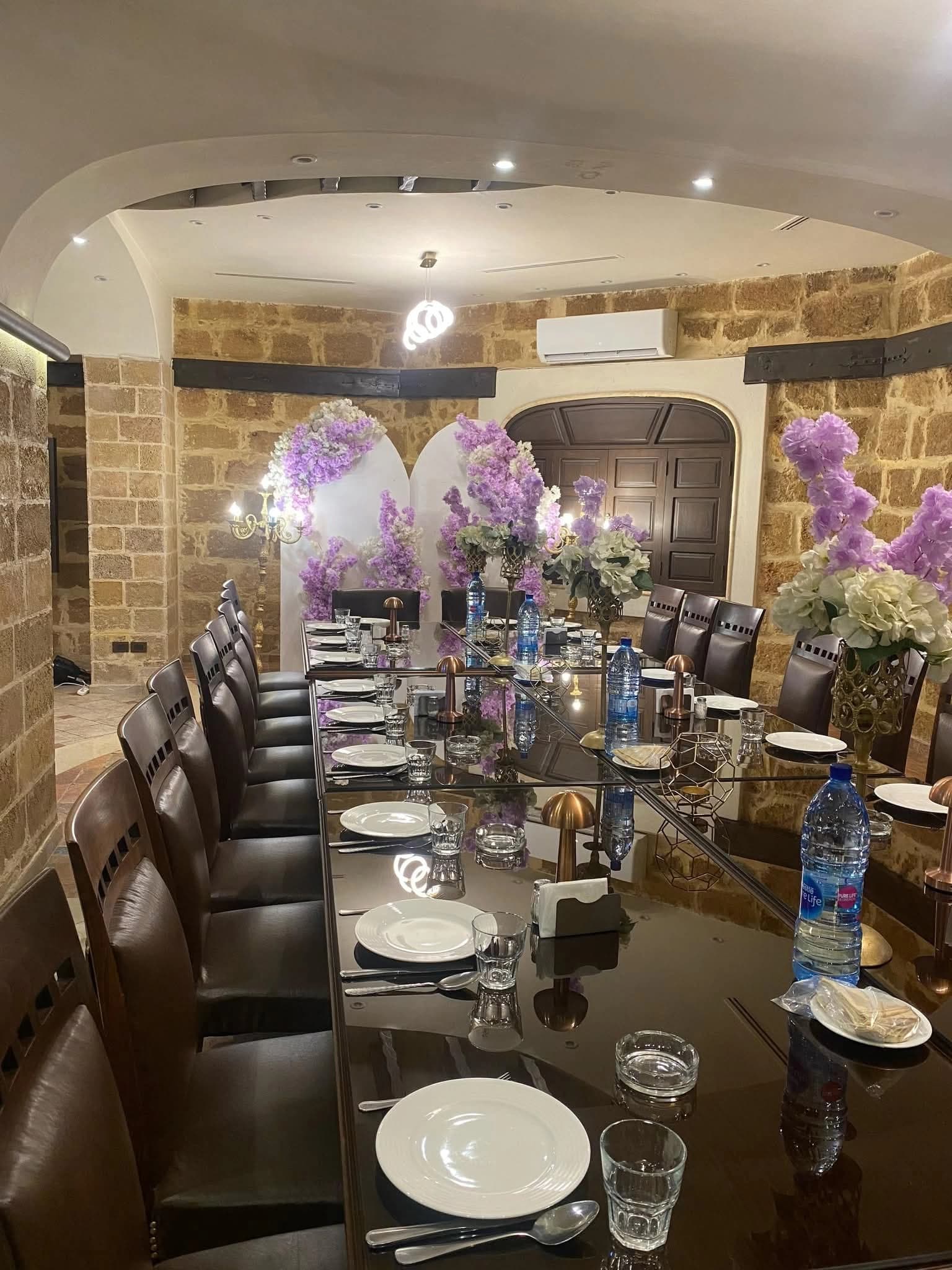 Mandelon Restaurant